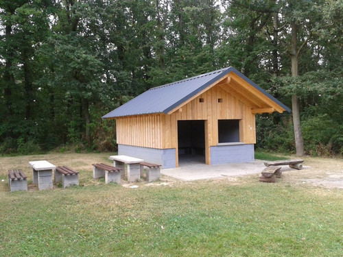 Grillhütte auf dem alten Sportplatz in Niederbrechen