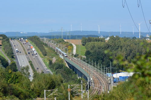 Autobahn A3 und ICE-Strecke in der Gemarkung der Gemeinde Brechen